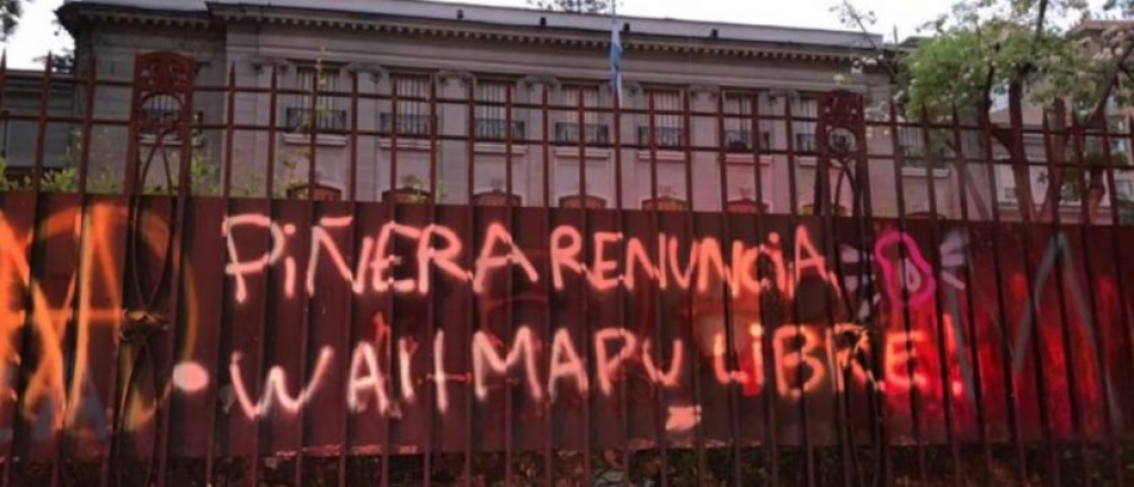 Habrían lazos entre manifestantes chilenos y anarquistas argentinos