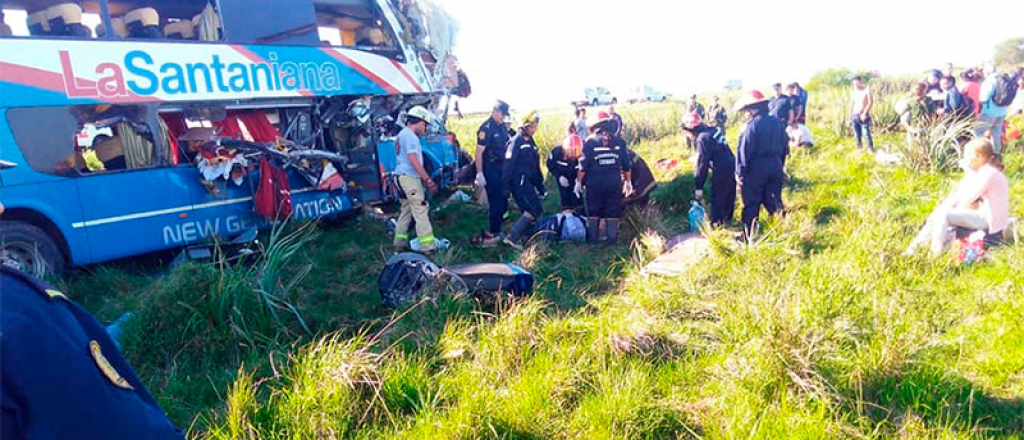 Tragedia en Gualeguaychú: cuatro muertos por choque entre un colectivo y un camión