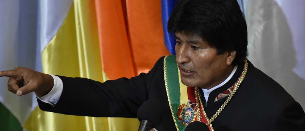 Evo Morales acusó a la oposición de "racistas y golpistas"