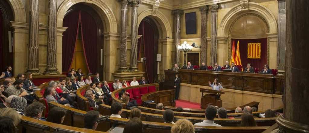 El Parlamento Catalán votó "ejercer la autodeterminación"