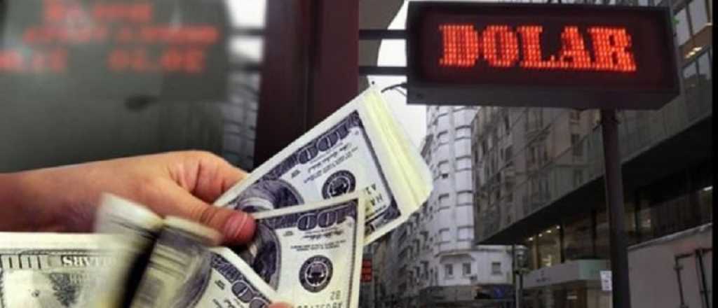Dólar blue: en las primeras operaciones en la CABA se negocia a $145