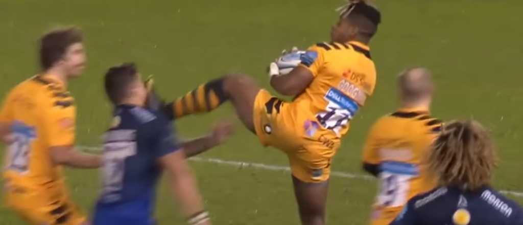 Video: bestial patada en el rugby inglés