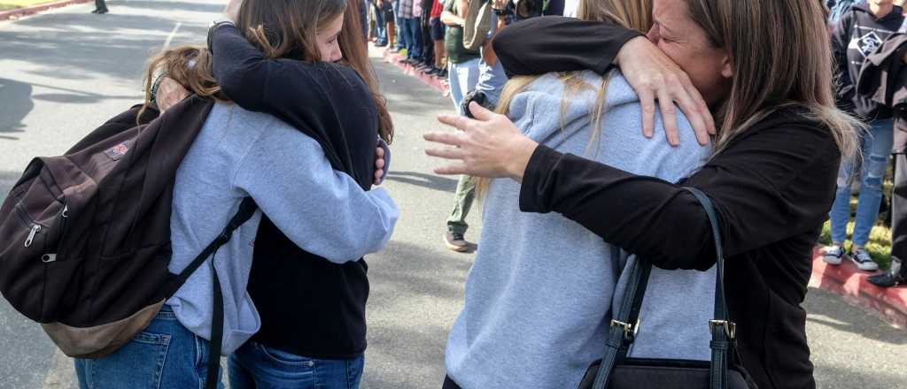 Un muerto y seis heridos durante un tiroteo en una escuela de California