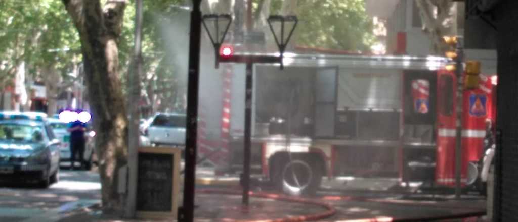 Se incendió un restorán en pleno centro de Mendoza