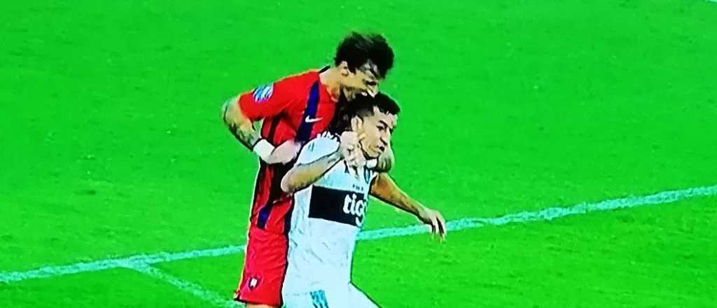 Ins&oacute;lito: un ex Independiente le mordi&oacute; la cabeza a un rival