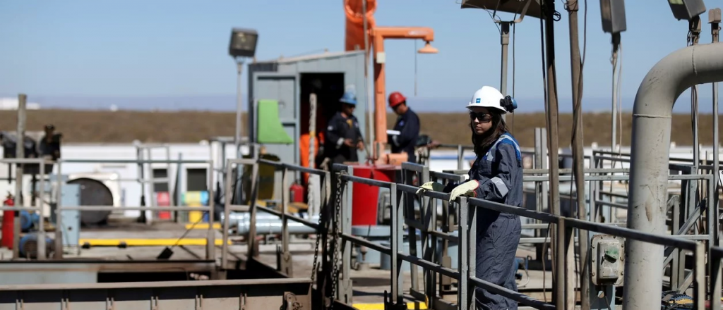El Presidente a directivos de petroleras: siguen frenados aumentos de precios