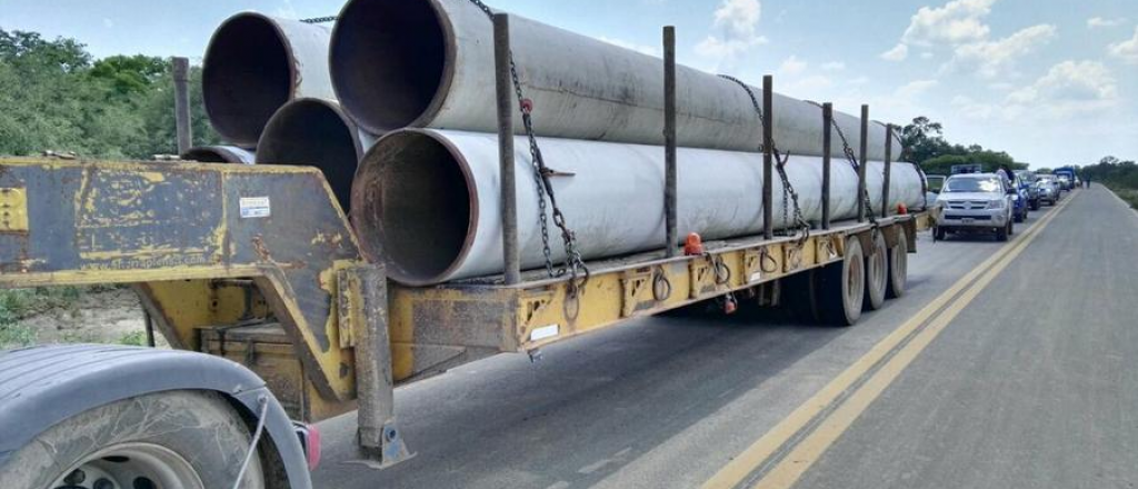 Un hombre que descargaba ca&ntilde;os en Maip&uacute; muri&oacute; aplastado