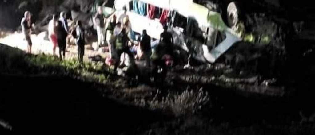 Sube a 21 el n&uacute;mero de muertos por el accidente de Turbus en Chile