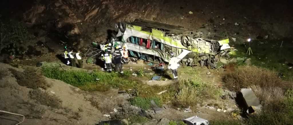 Sube a 21 el número de muertos por el accidente de Turbus en Chile