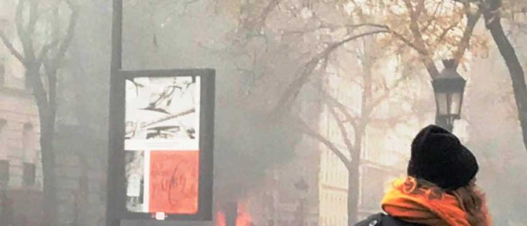 Graves incidentes en Par&iacute;s por nuevas protestas contra Macr&oacute;n