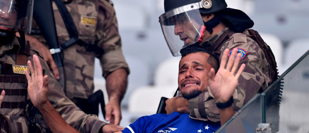 Brasil: Cruzeiro descendió por primera vez en su historia y hubo incidentes