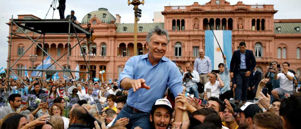 Proponen apag&oacute;n de medios por hacer perder a Macri las elecciones