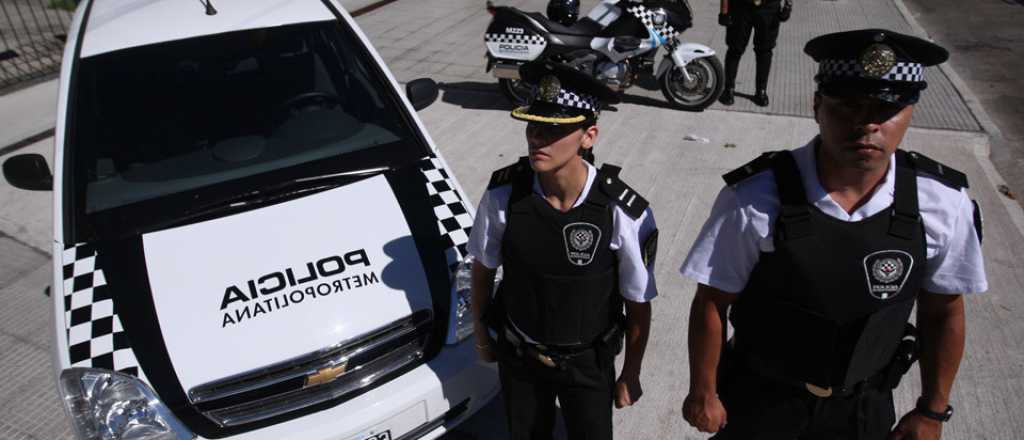 Procesan a un policía de la Metropolitana por amenazar a un barra de River