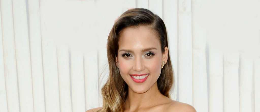 Última tendencia en peinados: la extrema raya al costado