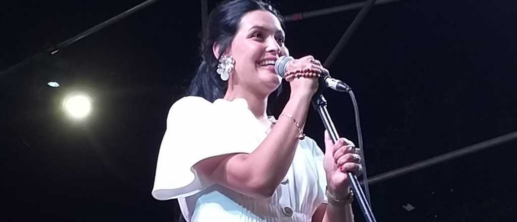 Flor Dest&eacute;fanis asumi&oacute; como intendenta de Santa Rosa