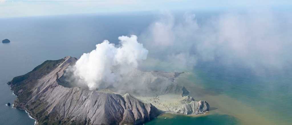 Recuperan seis cuerpos de la erupción del volcán en Nueva Zelanda 