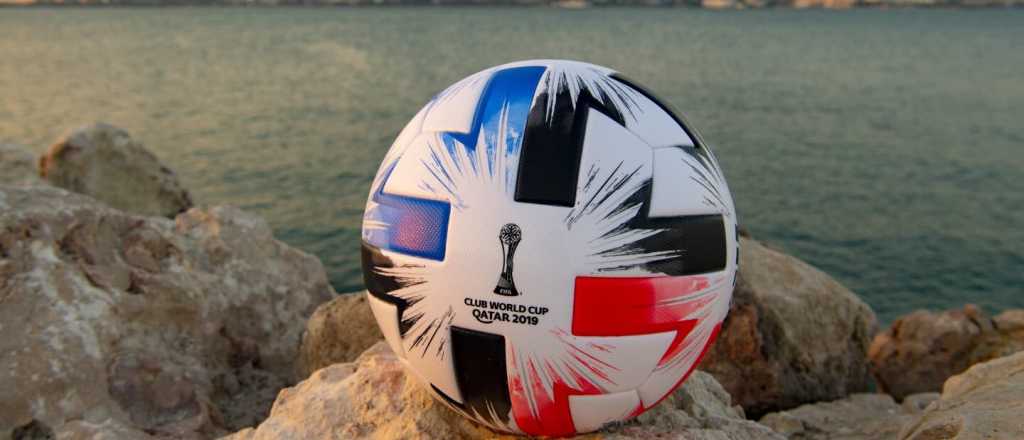 La pelota del Mundial de Clubes, inspirada en "Los Supercampeones"