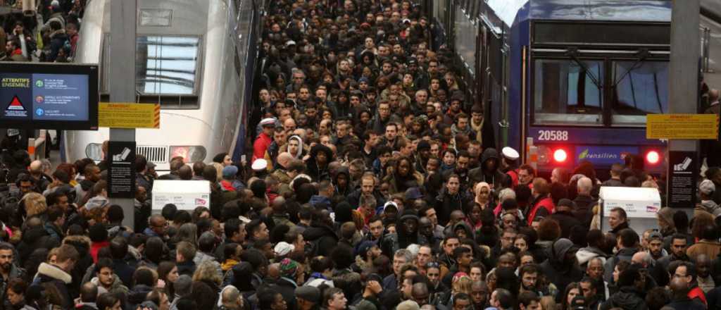 Huelga casi total del transporte en Francia contra la reforma jubilatoria