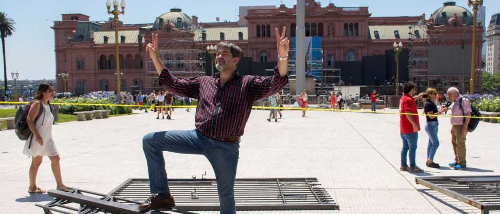 Quitaron las rejas de Plaza de Mayo al ritmo de la marcha peronista de fondo