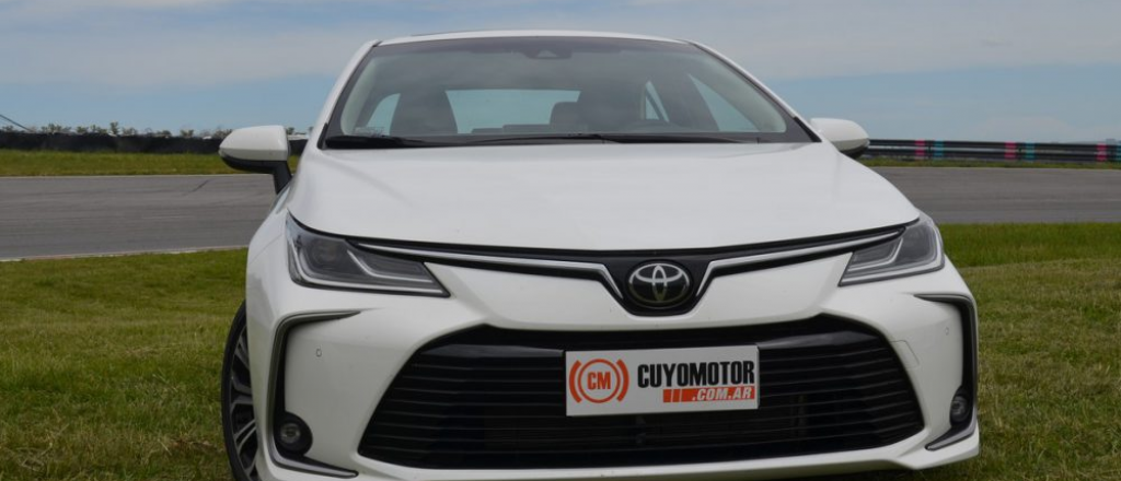 Nuevos Toyota Corolla nafta e híbrido: los probamos y ésta es nuestra crítica