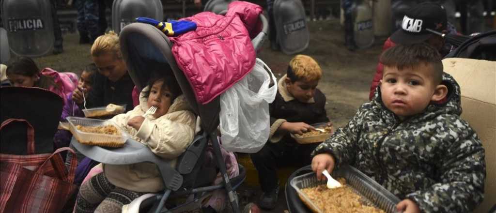 "En Argentina los niños pobres no tienen hambre, comen muy mal"