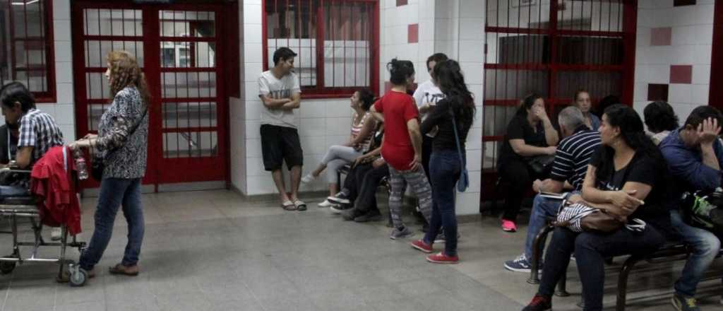 Una mujer está grave al caer de un 3° piso en Godoy Cruz