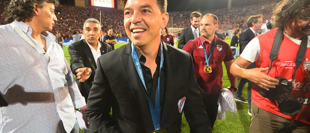 Fernández consultó a Gallardo para el regreso del fútbol en el país