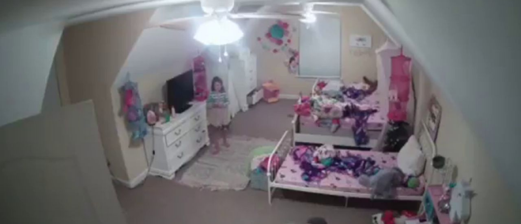 "Soy Santa Claus": hacker habló con una nena a través de la cámara de su habitación