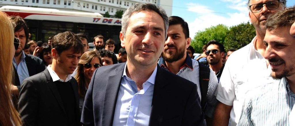 Larroque: "Quieren dar lecciones de &eacute;tica y moral, y no tiene legitimidad"