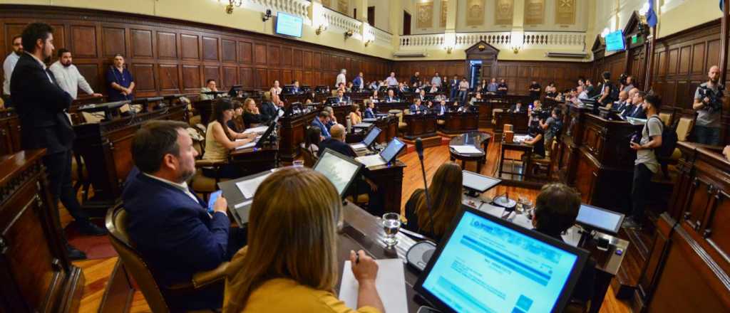 Los legisladores de Mendoza también recortarán sus salarios