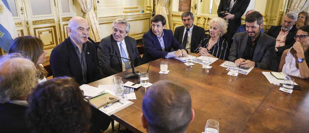 El Presidente exhort&oacute; a los argentinos a "luchar contra el hambre"
