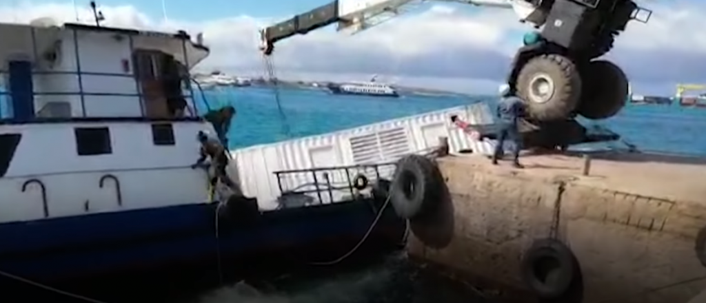Video: insólito derrame de combustible en las islas Galápagos