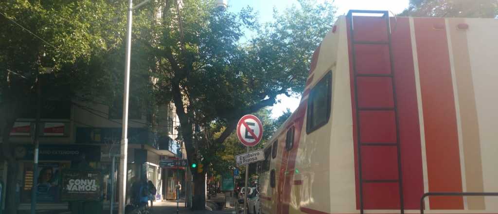 Insisto: ¡Basta de estacionar en el lugar exclusivo para prensa en Mendoza!