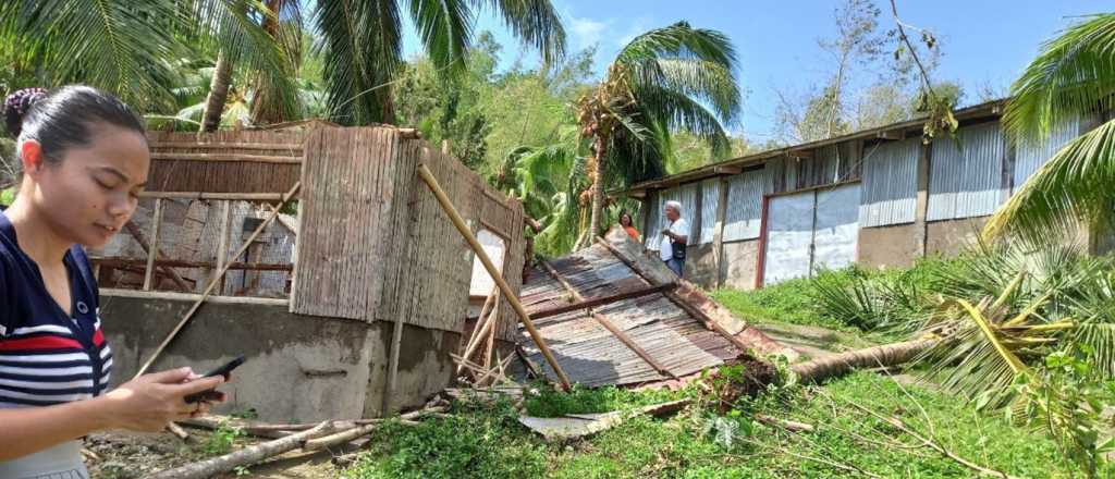 Al menos 16 muertos y varios desaparecidos por un tifón en Filipinas