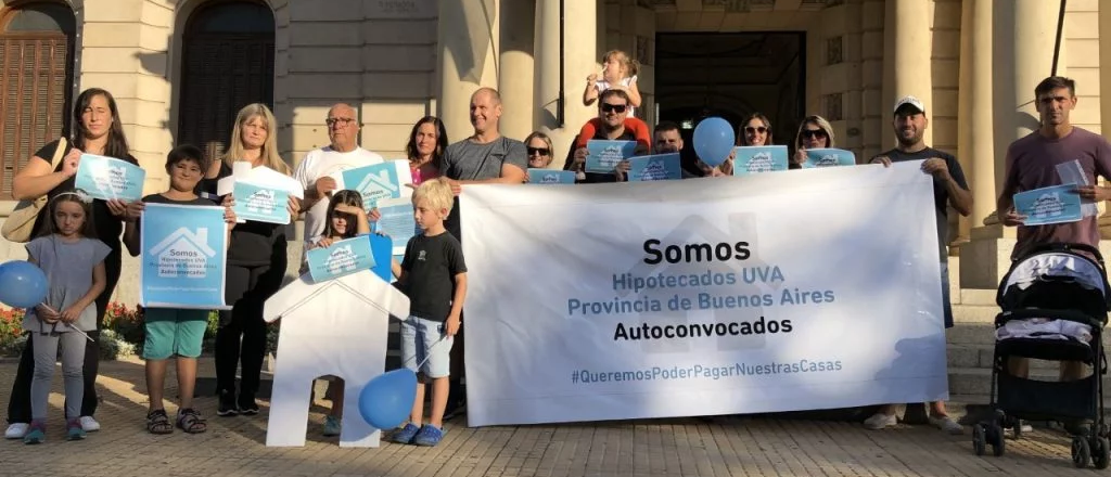 Familias con cr&eacute;ditos UVA eval&uacute;an hacer una protesta a nivel nacional