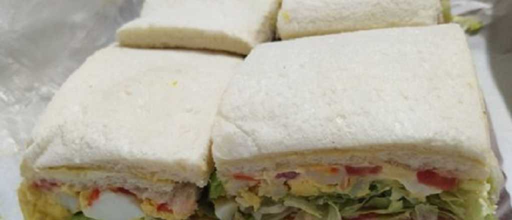 Vino a Mendoza y se sorprendi&oacute; por el tama&ntilde;o de los sanguches de miga