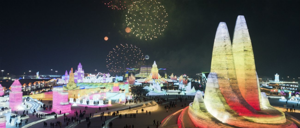 China inauguró su festival de castillos de hielo