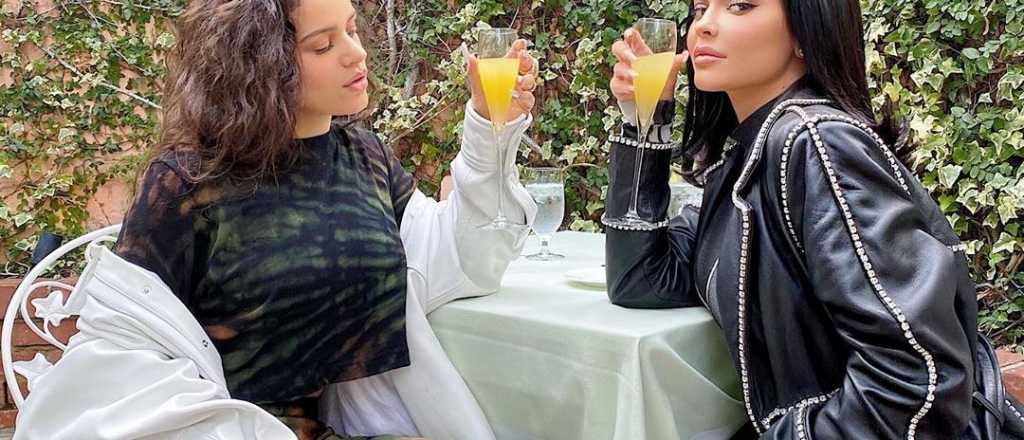 Kylie Jenner y Rosalía "se comprometieron" en Instagram