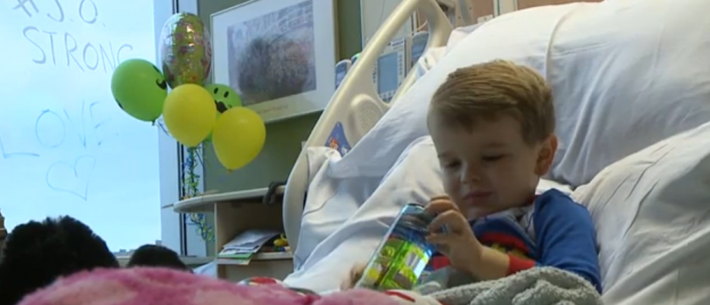 Video: un niño superó el cáncer y así lo recibieron sus compañeros