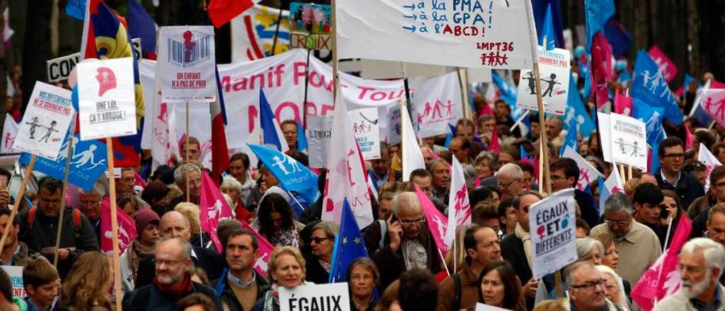 Marcharon en París contra la fertilización asistida para mujeres solas