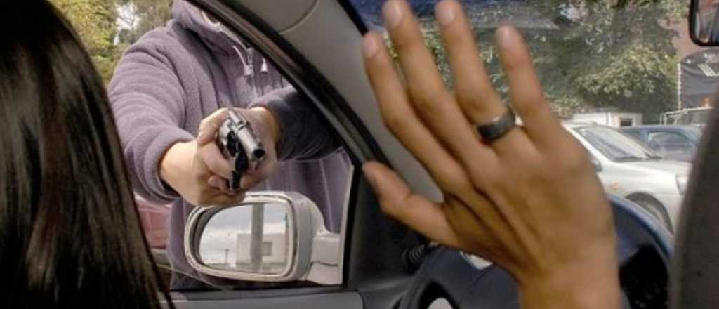 La Policía recuperó un auto robado y detuvo a los ladrones en Guaymallén