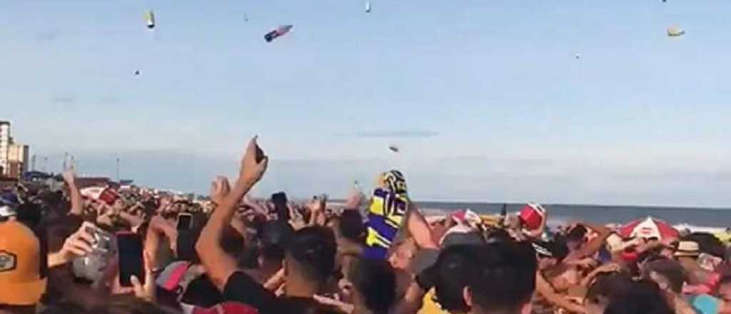 Videos: m&aacute;s descontrol en Villa Gesell con guerra de botellas y peleas callejeras