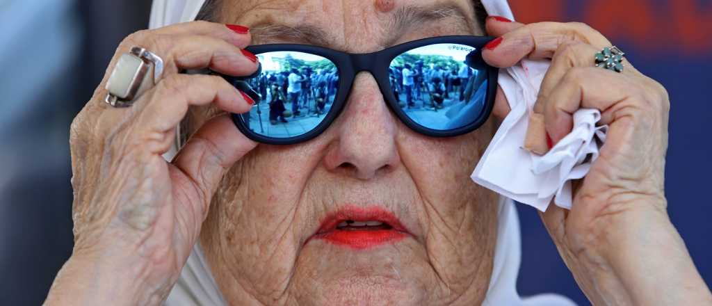 Bonafini le pidió al FMI que el préstamo "se lo cobren" a Mauricio Macri