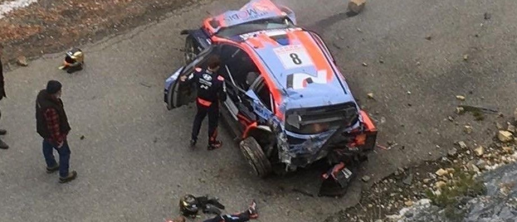 Impactante accidente a casi 200 kilómetros por hora en una carrera de rally