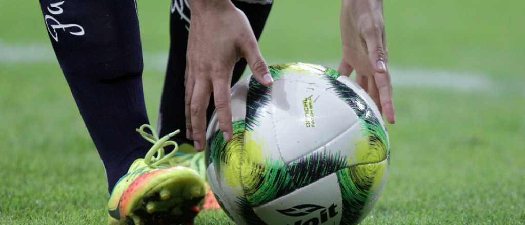 Piden suspender el f&uacute;tbol por los contagios en el AMBA