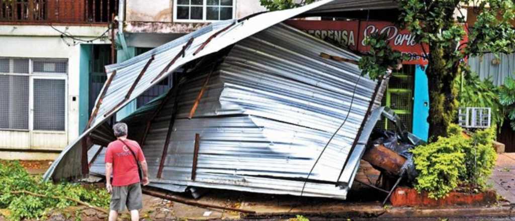 Videos: así fue el tornado que azotó Misiones y voló varios techos