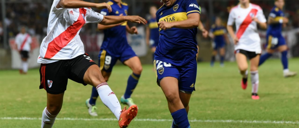 Tapia dio marcha atr&aacute;s y la AFA seguir&aacute; subsidiando el F&uacute;tbol Femenino