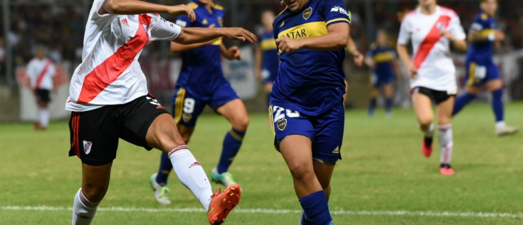 Tapia dio marcha atrás y la AFA seguirá subsidiando el Fútbol Femenino
