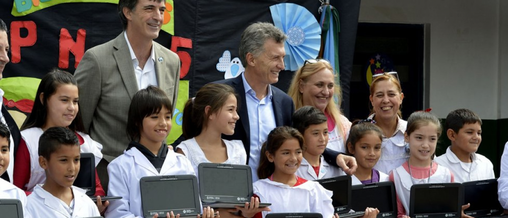 Encuentran más de cien mil netbooks que no fueron entregadas por Macri