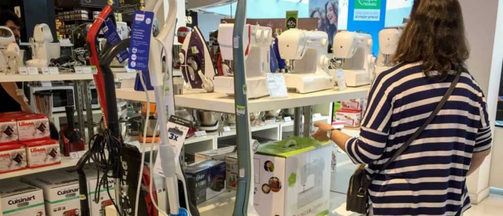 El año arrancó con caída en las ventas minoristas